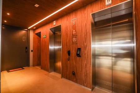 Apartamento à venda com 92m², 2 quartos e 1 vaga Apartamento à venda com 92m², 2 quartos e 1 vagaHall Social