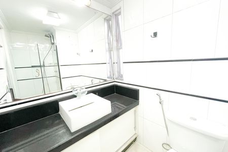 Apartamento à venda com 65m², 2 quartos e 2 vagas Apartamento à venda com 65m², 2 quartos e 2 vagasBanheiro