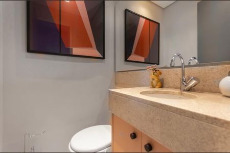 Banheiro de apartamento à venda com 2 quartos, 67m² em Taquaral, Campinas