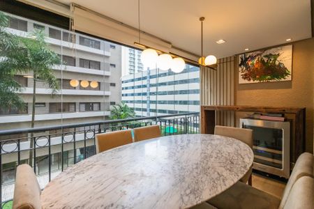 Apartamento para alugar com 4 quartos, 177m² em Alphaville Industrial, Barueri