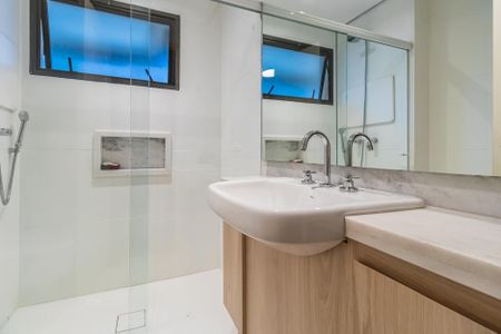 Apartamento para alugar com 177m², 4 quartos e 3 vagas