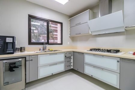 Apartamento para alugar com 177m², 4 quartos e 3 vagas