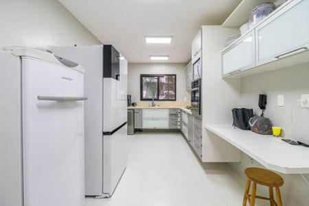 Apartamento para alugar com 177m², 4 quartos e 3 vagas