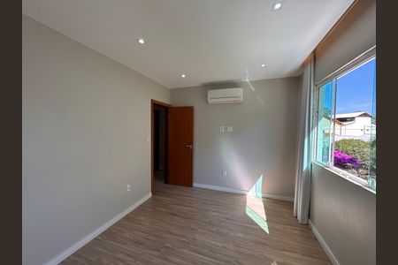 Apartamento à venda com 270m², 4 quartos e 1 vagaQuarto