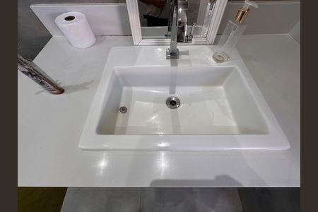 Apartamento à venda com 270m², 4 quartos e 1 vagaBanheiro da Suíte