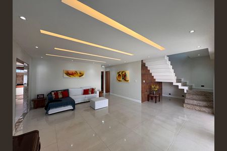 Apartamento à venda com 270m², 4 quartos e 1 vagaSala