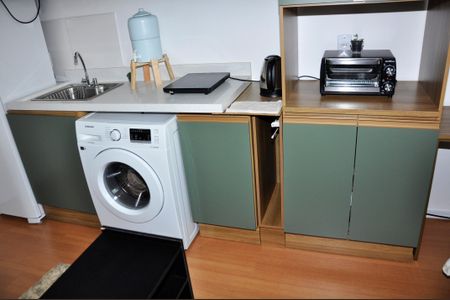Kitnet / studio - Quarto, Cozinha e Área de Serviço de kitnet/studio para alugar com 1 quarto, 17m² em Chácara Inglesa, São Paulo