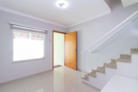 Casa de condomínio para alugar com 62m², 2 quartos e 1 vaga Casa de condomínio para alugar com 62m², 2 quartos e 1 vagaSala