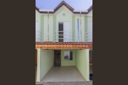 Casa de condomínio para alugar com 62m², 2 quartos e 1 vaga Casa de condomínio para alugar com 62m², 2 quartos e 1 vagaFachada