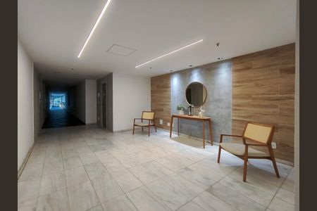 Apartamento à venda com 70m², 2 quartos e 1 vaga Apartamento à venda com 70m², 2 quartos e 1 vagaFachada e portaria