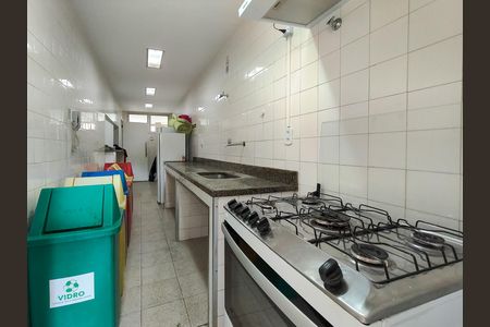 Apartamento à venda com 70m², 2 quartos e 1 vaga Apartamento à venda com 70m², 2 quartos e 1 vagaÁrea comum - Salão de festas