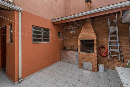 Casa para alugar com 70m², 2 quartos e 1 vaga Casa para alugar com 70m², 2 quartos e 1 vagaquintal com churrasqueira_1