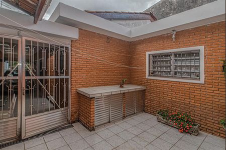 Casa para alugar com 70m², 2 quartos e 1 vaga Casa para alugar com 70m², 2 quartos e 1 vagaquintal com churrasqueira_4