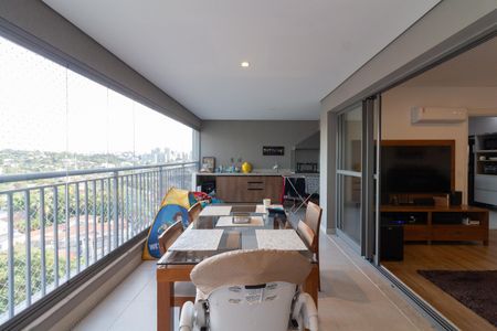 Apartamento para alugar com 155m², 3 quartos e 2 vagas Apartamento para alugar com 155m², 3 quartos e 2 vagasVaranda