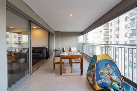 Apartamento para alugar com 155m², 3 quartos e 2 vagas Apartamento para alugar com 155m², 3 quartos e 2 vagasVaranda
