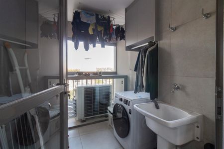Apartamento para alugar com 155m², 3 quartos e 2 vagas Apartamento para alugar com 155m², 3 quartos e 2 vagasÁrea de Serviço