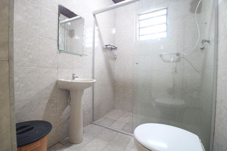 Banheiro de casa para alugar com 1 quarto, 64m² em Capela do Socorro, São Paulo