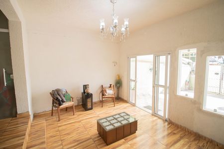 Casa à venda com 110m², 4 quartos e 4 vagas Casa à venda com 110m², 4 quartos e 4 vagasSALA