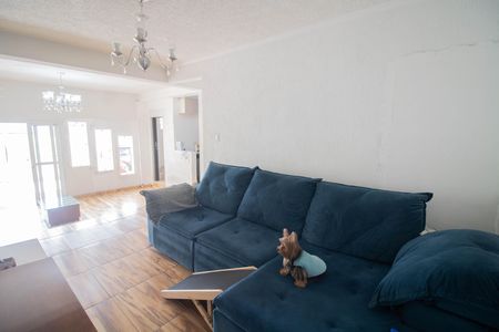Casa à venda com 110m², 4 quartos e 4 vagas Casa à venda com 110m², 4 quartos e 4 vagasSALA