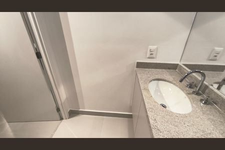 Banheiro de kitnet/studio para alugar com 1 quarto, 22m² em Ipiranga, São Paulo
