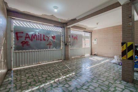Garagem  de casa para alugar com 3 quartos, 168m² em Parque das Flores, Mauá