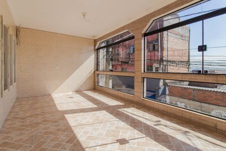 Casa para alugar com 168m², 3 quartos e 3 vagas Casa para alugar com 168m², 3 quartos e 3 vagasVaranda