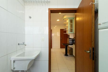 Apartamento para alugar com 95m², 3 quartos e 1 vagaÁrea de Serviço