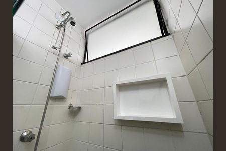 Apartamento à venda com 55m², 2 quartos e 1 vaga Apartamento à venda com 55m², 2 quartos e 1 vagaBanheiro