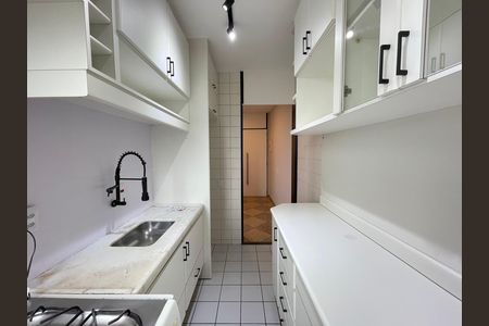 Apartamento à venda com 55m², 2 quartos e 1 vaga Apartamento à venda com 55m², 2 quartos e 1 vagaCozinha