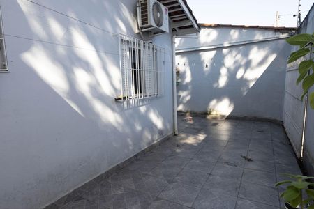 Casa à venda com 90m², 3 quartos e 2 vagas Casa à venda com 90m², 3 quartos e 2 vagasQuintal