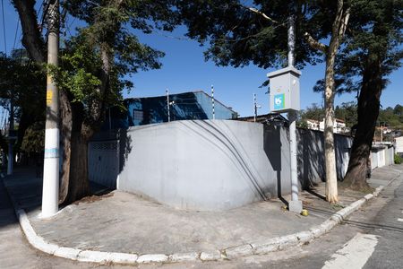 Fachada de casa à venda com 3 quartos, 90m² em Vila Pedra Branca, São Paulo