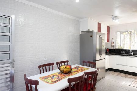 Casa à venda com 90m², 3 quartos e 2 vagas Casa à venda com 90m², 3 quartos e 2 vagasCozinha