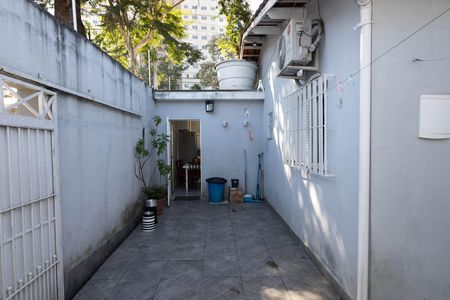 Casa à venda com 90m², 3 quartos e 2 vagas Casa à venda com 90m², 3 quartos e 2 vagasQuintal
