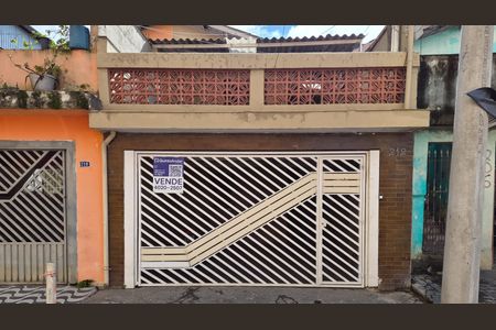 Casa para alugar com 111m², 3 quartos e 2 vagas Casa para alugar com 111m², 3 quartos e 2 vagasFachada