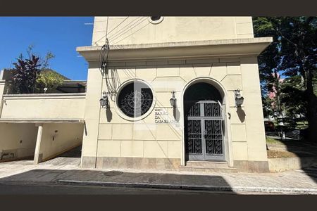 Apartamento à venda com 136m², 3 quartos e 2 vagasFachada