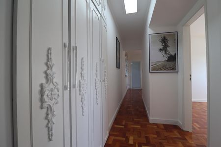 Apartamento à venda com 136m², 3 quartos e 2 vagasCorredor dos Quartos
