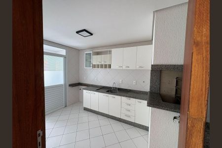 Cozinha de apartamento para alugar com 2 quartos, 142m² em Lagoa da Conceição, Florianópolis
