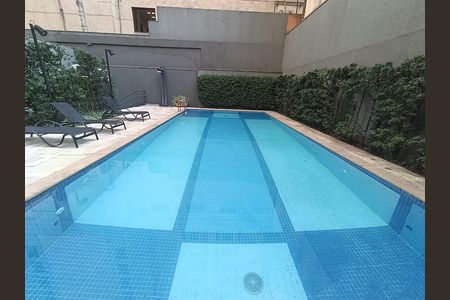Studio para alugar com 27m², 1 quarto e 1 vaga Studio para alugar com 27m², 1 quarto e 1 vagaPiscina