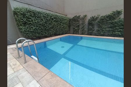Studio para alugar com 27m², 1 quarto e 1 vaga Studio para alugar com 27m², 1 quarto e 1 vagaPiscina
