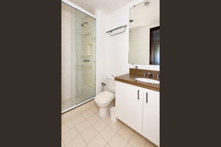 Studio para alugar com 27m², 1 quarto e 1 vaga Studio para alugar com 27m², 1 quarto e 1 vagaBanheiro