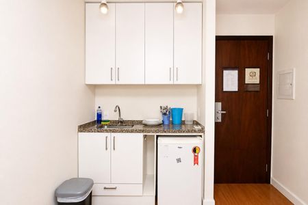Cozinha de kitnet/studio para alugar com 1 quarto, 27m² em Jardim Paulista, São Paulo