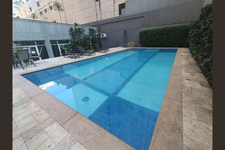 Studio para alugar com 27m², 1 quarto e 1 vaga Studio para alugar com 27m², 1 quarto e 1 vagaPiscina