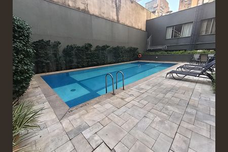 Studio para alugar com 27m², 1 quarto e 1 vaga Studio para alugar com 27m², 1 quarto e 1 vagaPiscina