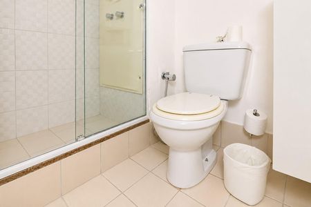 Studio para alugar com 27m², 1 quarto e 1 vaga Studio para alugar com 27m², 1 quarto e 1 vagaBanheiro
