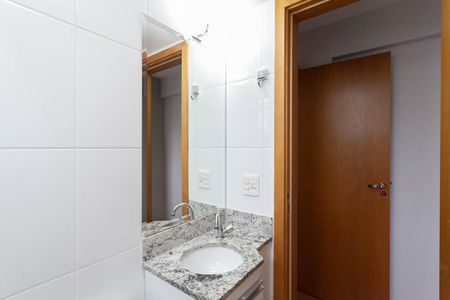 Banheiro da suíte  de apartamento à venda com 2 quartos, 50m² em Sagrada Família, Belo Horizonte