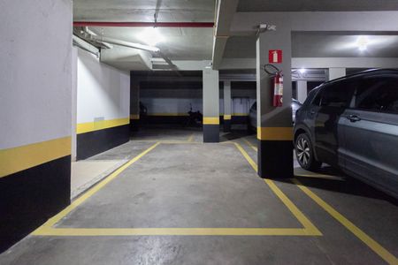 Garagem de apartamento à venda com 2 quartos, 50m² em Sagrada Família, Belo Horizonte