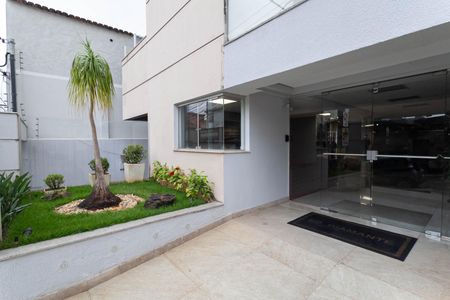Entrada de apartamento à venda com 2 quartos, 50m² em Sagrada Família, Belo Horizonte