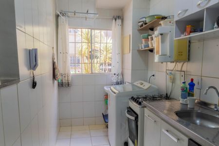 Cozinha de apartamento à venda com 2 quartos, 50m² em Riacho Fundo Ii, Brasília