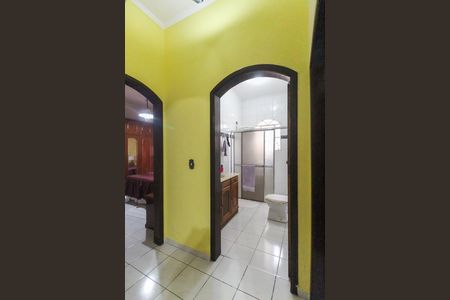 Casa à venda com 250m², 3 quartos e 2 vagasCorredor