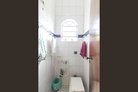 Casa à venda com 250m², 3 quartos e 2 vagasBanheiro de Serviço